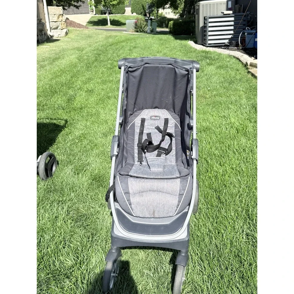 Chicco Bravo Quick-Fold Stroller Gently Used‎ Easy One-Hand Fold Compact